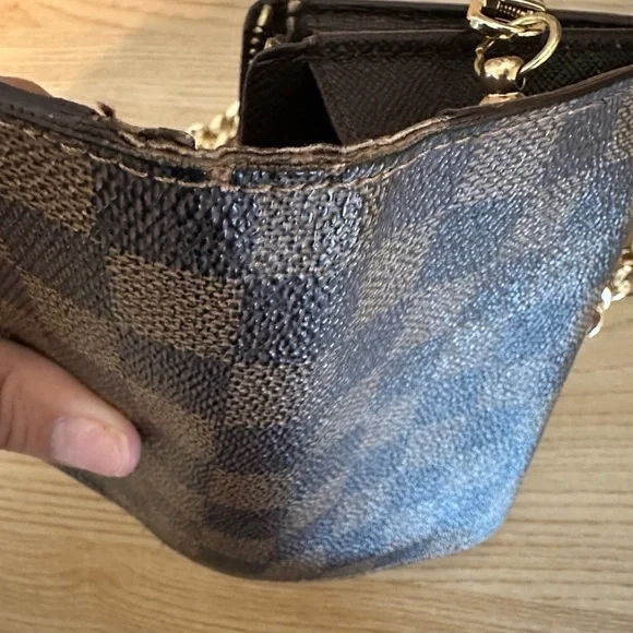 LOUIS VUITTON | PRICE FIRM💲💥
Damier Porte Monnaie Billets Tresor Bifold Wallet - Picture 9 of 12